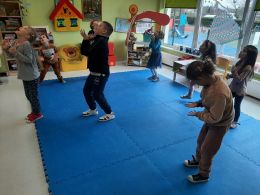   Dyktando: Wiosna sensorycznie