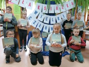 MAŁA KSIĄŻKA - WIELKI CZŁOWIEK